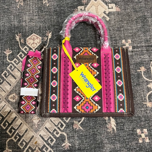 Wrangler Handbags - RARE Wrangler HOT PINK Purse
